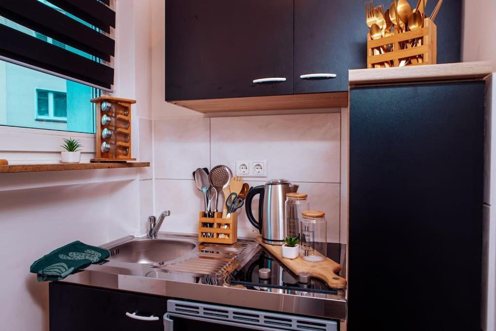 Green & Modern - City - Netflix - Wifi - 2 Person Essen Esterno foto